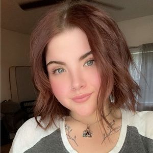 Meet your Posher, Anika